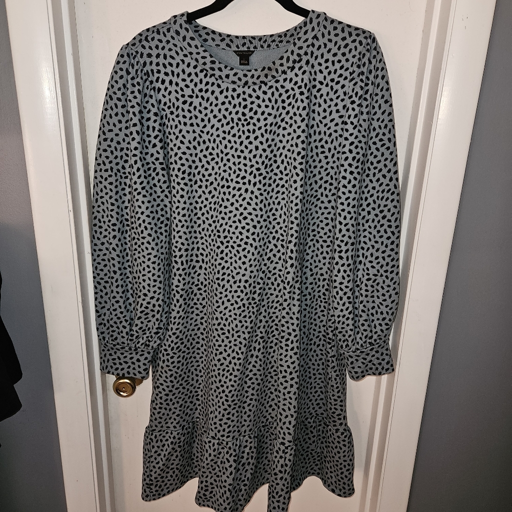 Ann Taylor mini dress, size large.